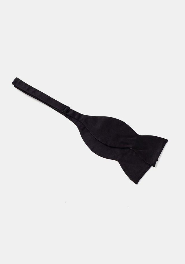 ¿Cómo hacer el nudo de pajarita? Serás el mejor vestido de nochevieja.