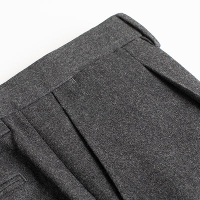 Pantalón franela gris medio